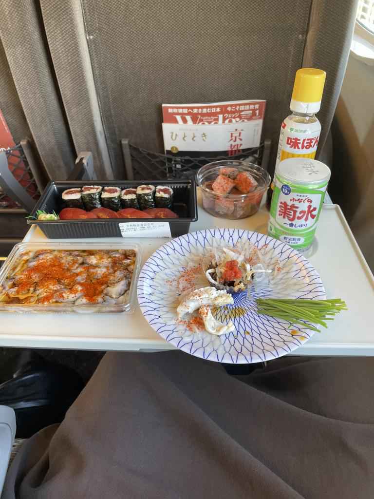 新幹線で感じる〝ほんのぜいたく〟　駅弁ではない、うまいツマミで飲（や）る！